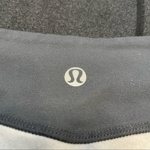 Lululemon Striped Waistband Cropped Leggings Size 4 - Picture 3 of 4